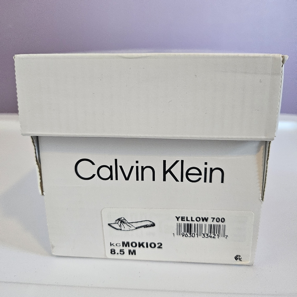 New in Box Calvin Klein Butter Yellow Mokio Knotted Flat Slide Sandals - Picture 11 of 11